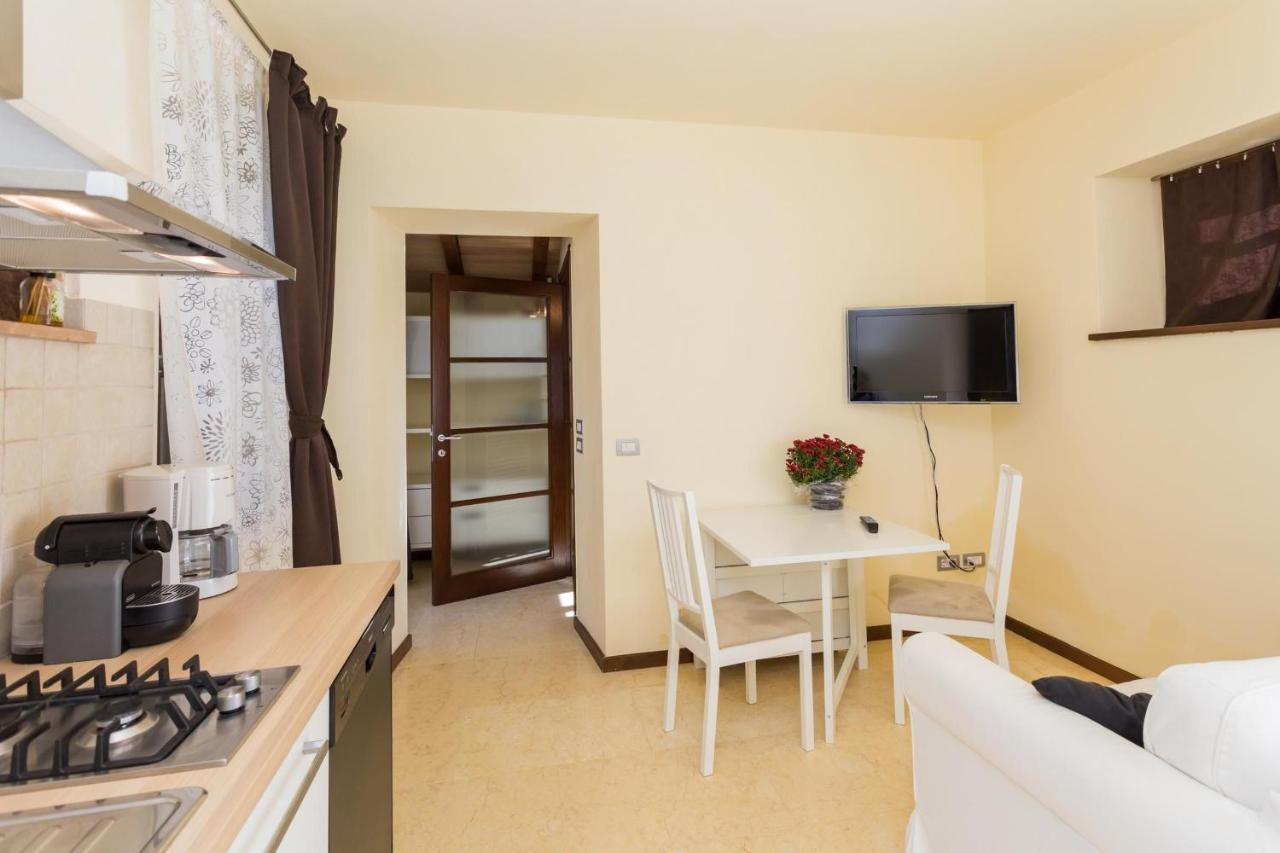 Antico Casale Tiravento Aparthotel Passignano sul Trasimeno Exterior photo