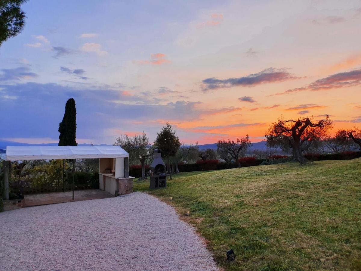 Antico Casale Tiravento Aparthotel Passignano sul Trasimeno Exterior photo