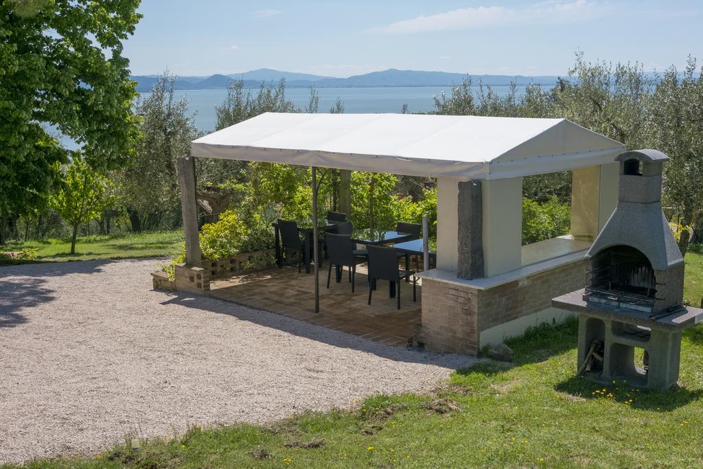 Antico Casale Tiravento Aparthotel Passignano sul Trasimeno Exterior photo