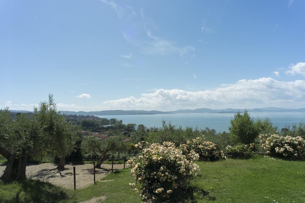 Antico Casale Tiravento Aparthotel Passignano sul Trasimeno Exterior photo